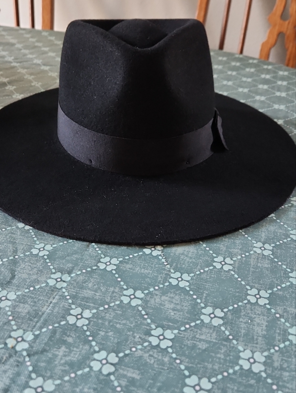 Classic Black Wide-Brim Felt Fedora Hat